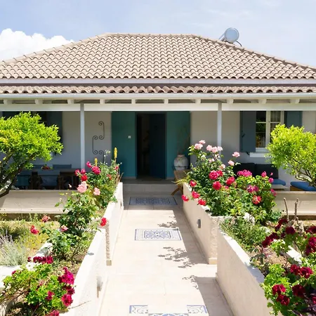 Primarosa Vila Metaxáta